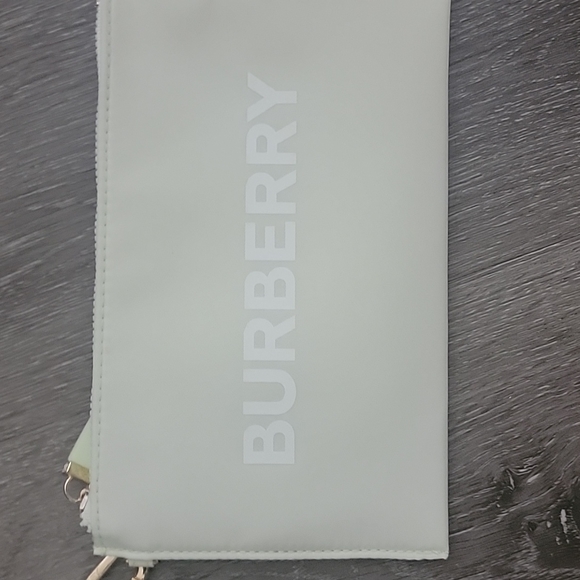 Burberry HER perfume with Pouch - Picture 3 of 4